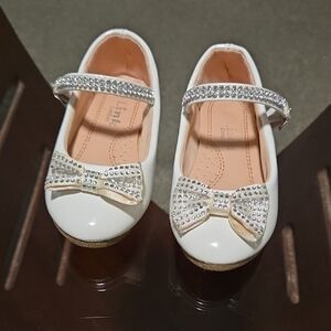 Chic White Kids Dress Shoes with Rhinestone Bow